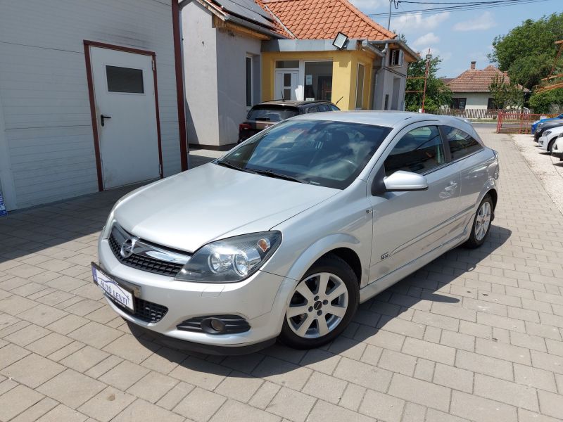 Opel Astra 1.4 GTC Szervizk