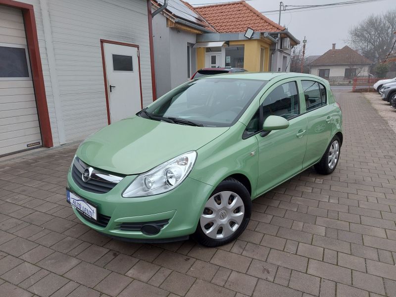 Opel Corsa D 1.2 Szervizk 104e km