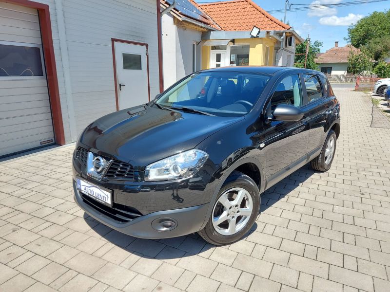 Nissan Qashqai 1.6 Szervizk 140e km