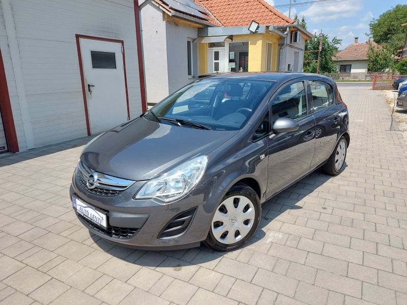 Opel Corsa D 1.4  95.000 km 2.Tul