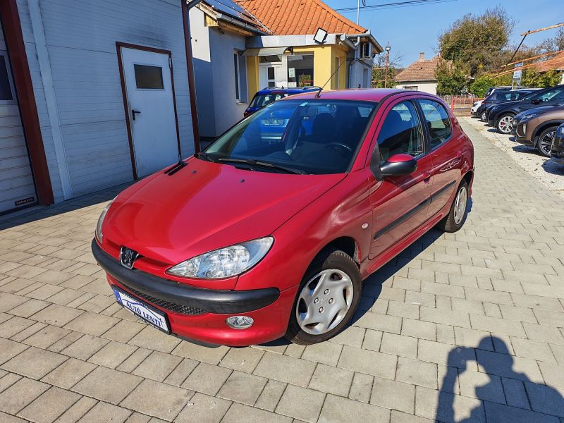 Peugeot 206 1.4 Klíma Szervizk 1.Tul.