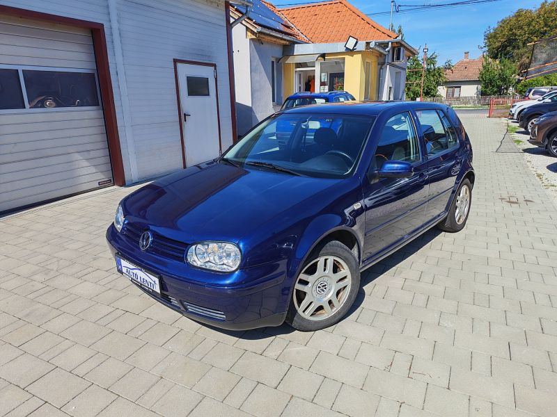 Volkswagen Golf IV 1.6 Klíma 205e km